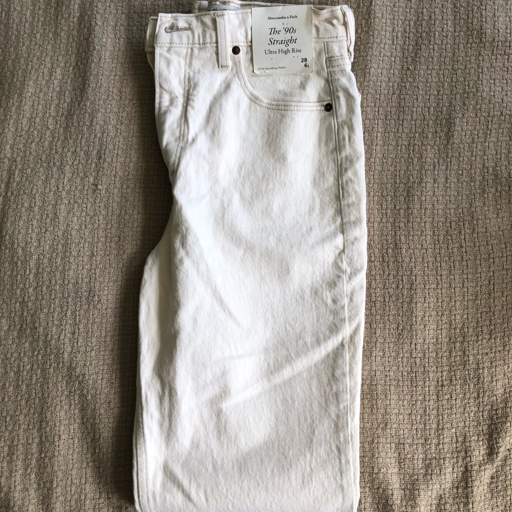 Abercrombie Ultra High Rise 90s Straight Jeans